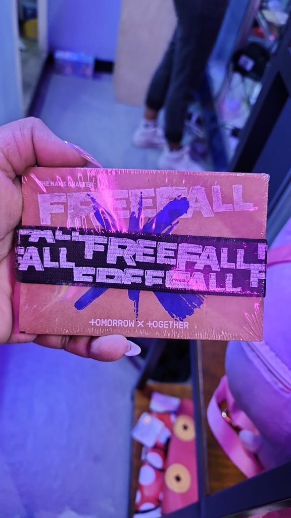 TXT Freefall Weverse