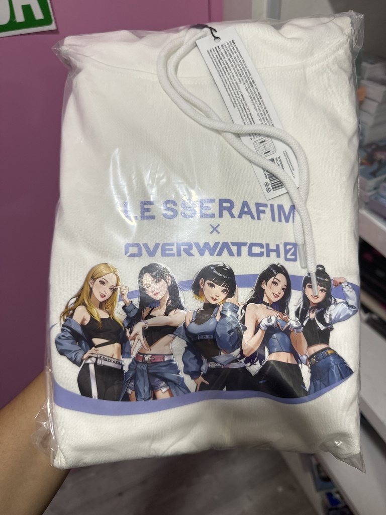 Sudadera Le Sserafim X Overwatch