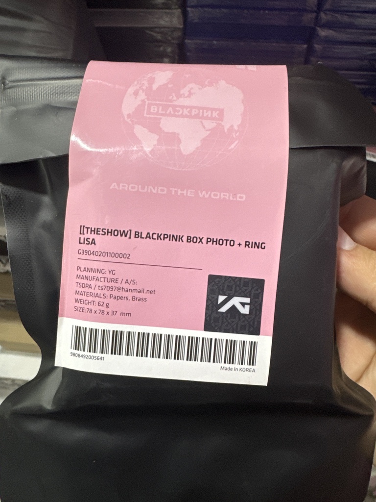 Lisa Blackpink The Show Blackpink Box Photo + Ring