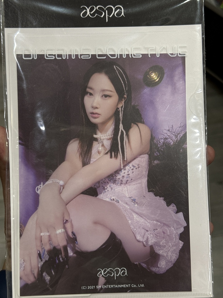 Aespa Dreams Come True Postcard + Hologram Photocard Set