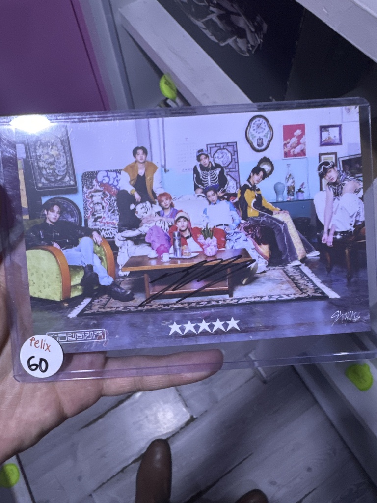 Stray Kids Postcard firmada