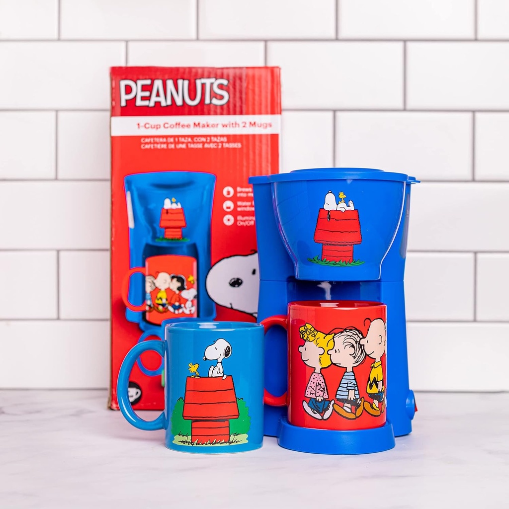 Uncanny Brands Peanuts Cafetera individual con 2 tazas CM3-PEA-SN1