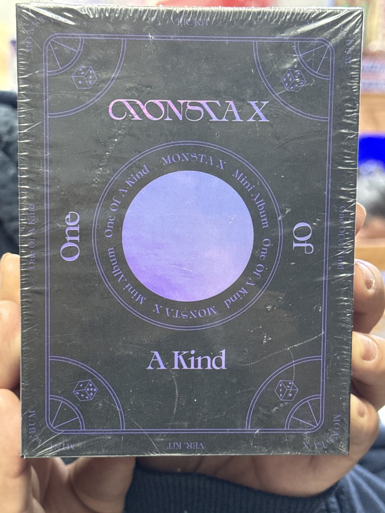 Monsta X One of a kind (Kit Album)