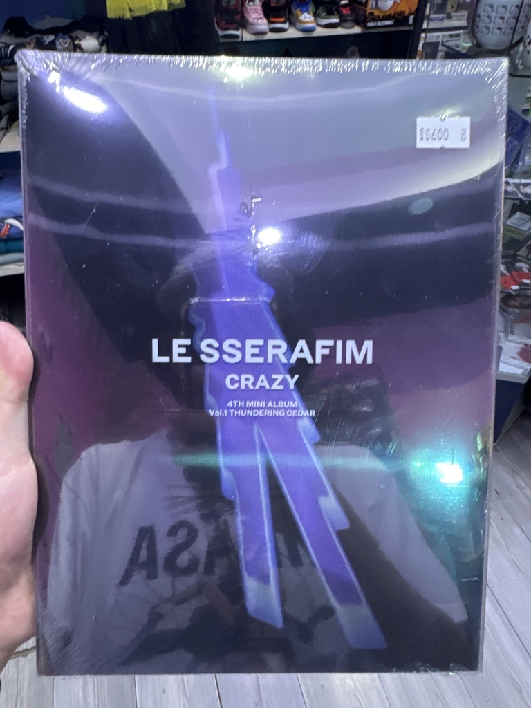 LE SSERAFIM CRAZY Barnes & Noble