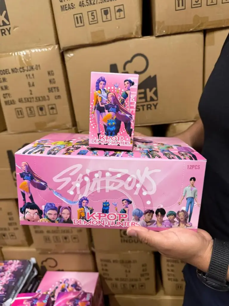 Demon Hunters Muñeca sorpresa 2