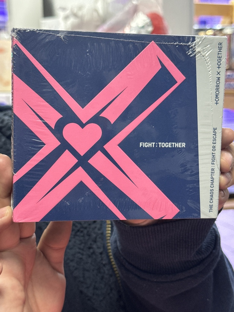 TXT Fight Or Escape : Together