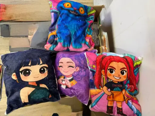 Demon Hunters Almohada Cuadrada