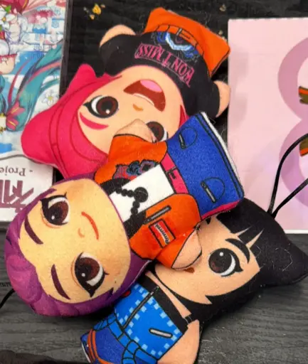 Demon Hunter llavero peluche