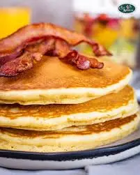 ML Hot Cakes Salados (3 pzs) incluye Té o Café